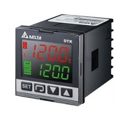Hom. szabályzó - 96x96mm méret,Modbus, Relé kimenet 250VAC 5A,  2 db riasztási